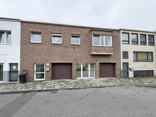 Strassenansicht Sittardplatz - 