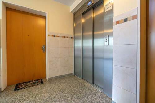 Fahrstuhlanlage - 2 Zimmer Etagenwohnung in Berlin