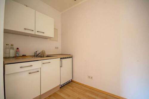 Kochecke (Pantry-Küche beispielhaft) - Büro mit 24,80 m&sup2; in Regensburg zum Kaufen