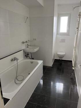 Bad - 3 Zimmer Etagenwohnung zur Miete in Krefeld