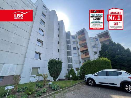 Außenansicht - Komfortable 3 Zimmer Wohnung mit 2 Bädern und Stellplätzen - WG geeignet -