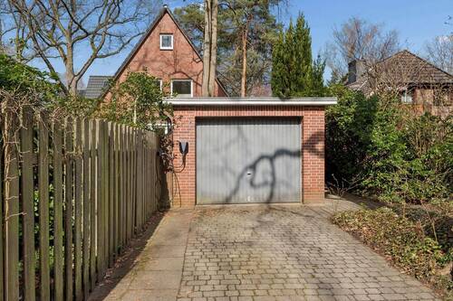 Garage mit Wallbox - 