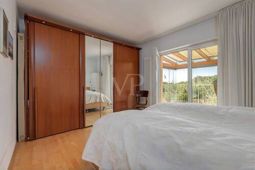 Schlafzimmer mit Blick zum Sommergarten - 