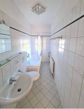 Badezimmer - 3 Zimmer Etagenwohnung in Chemnitz