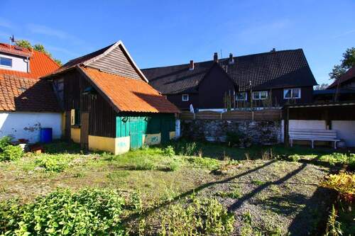 Gartenbereich mit Gartenhaus - 