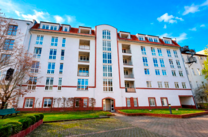 Außenansicht (hofseitig) - 4 Zimmer Etagenwohnung zum Kaufen in Berlin