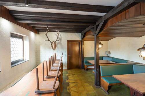 Gastraum Richtung Saal - 