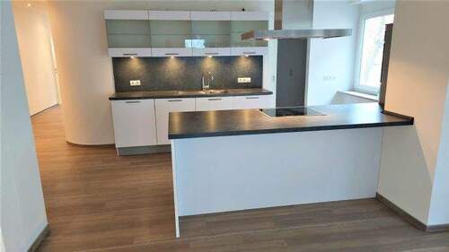 Bild 15 - Hochwertig sanierte 4 Zimmer Wohnung im 1.Stock in der Innenstadt von Weiden i. d. OPf. zu vermieten!