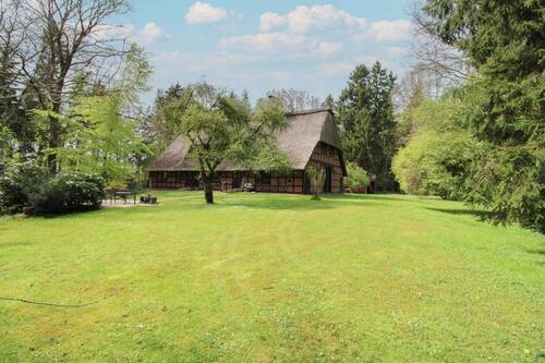 Hausansicht Garten - Einfamilienhaus mit 258,00 m&sup2; in Gnarrenburg zum Kaufen