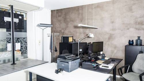 Insel für zwei - Flexdesk mit Docking-Station & 2 Monitore - Stuttgart-West, sofort verfügbar