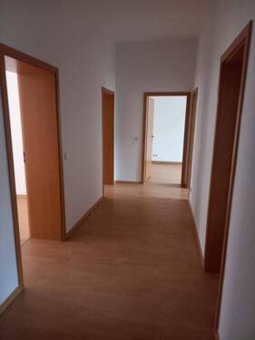 Flur - 3 Zimmer Etagenwohnung zur Miete in Chemnitz