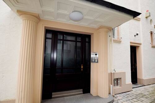 AU Eingang_DSC0329.jpg - Etagenwohnung in Frankfurt am Main zum Kaufen