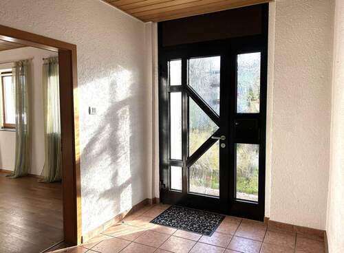 Eingang - 7 Zimmer Reihenendhaus in Solingen