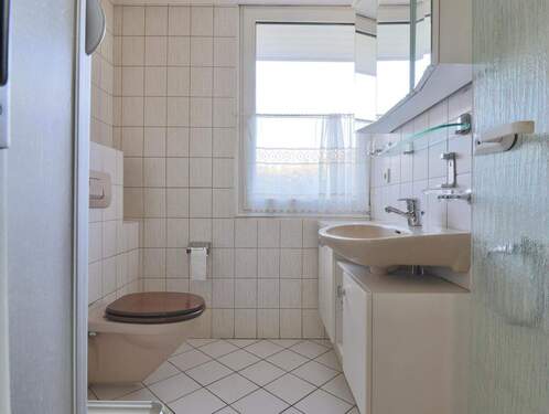 Gästebad mit Dusche - 