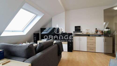 DG_Wohnzimmer - 2 Zimmer Etagenwohnung zum Kaufen in Chemnitz / Ebersdorf