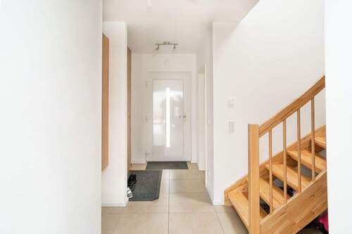 Diele - Eingang - 4 Zimmer Einfamilienhaus zum Kaufen in Sondheim vor der Rhön