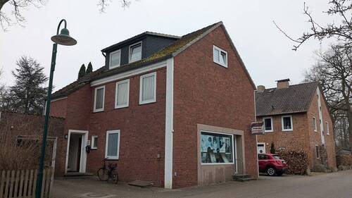 Hausaußenansicht - 6 Zimmer Mehrfamilienhaus, Wohnhaus zum Kaufen in Faßberg