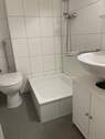 Bad mit Dusche - 