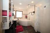... und Badezimmer - 