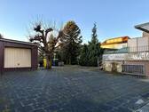 Garage und Stellplätze - 5 Zimmer Einfamilienhaus in Rodgau