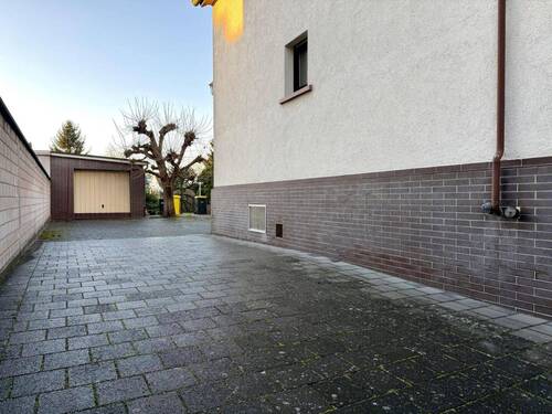 Einfahrt - Einfamilienhaus mit 121,60 m&sup2; in Rodgau zum Kaufen