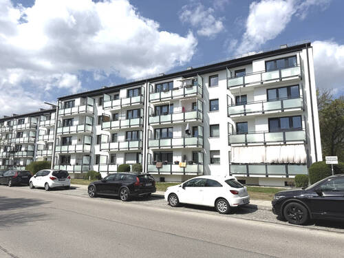 Aussenansicht - Freundliche, sonnige 4-Zimmerwohnung mit Südbalkon