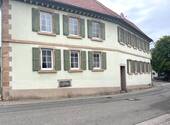 Gebäude Straßenansicht - 7 Zimmer Mehrfamilienhaus, Wohnhaus zum Kaufen in Mölsheim
