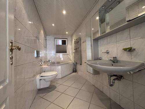 Badezimmer Erdgeschoss - 