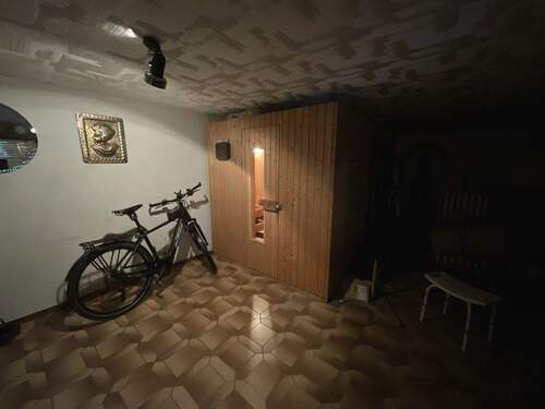 Hobbyraum mit Sauna - 