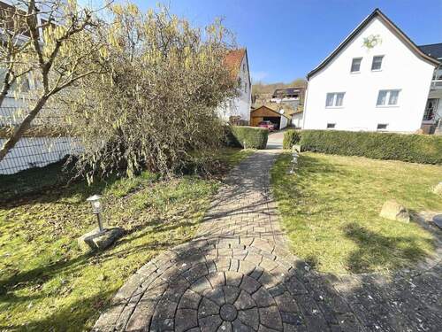 Vorgarten - Einfamilienhaus mit 176,00 m&sup2; in Großalmerode zum Kaufen