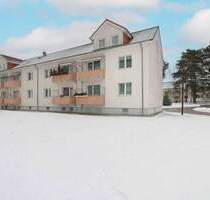 Möbliert & bezugsfrei: 3-Zi.-Eigentumswohnung im 1. OG mit Balkon & Keller in Rheinsberg