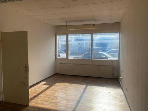 Raum links.jpeg - 3 Zimmer Gewerbeobjekt (Büro, Produktion, Verkauf) in Hannover
