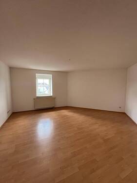 Wohnzimmer - 3 Zimmer Etagenwohnung zur Miete in Zeulenroda-Triebes