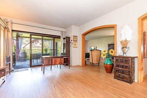 Wohnbereich - Großes Eigenheim mit Teilgewerblicher Nutzung am Tegeler Forst