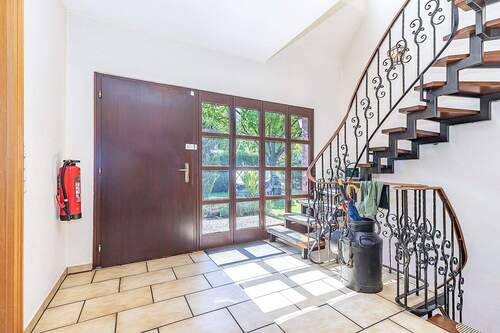 Eingang & Treppenhaus - 