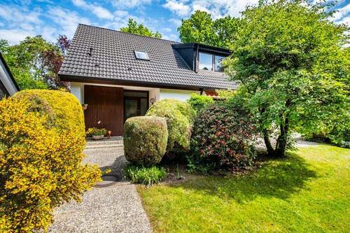 Eingangsbereich - Klar gebaut - weit gedacht - 745.000,00&nbsp;EUR Kaufpreis, ca.&nbsp; 151,90&nbsp;m&sup2;&nbsp;Wohnfl&auml;che