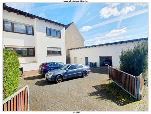 Hof, Hausanbau, Garagen - Nur 14 Minuten bis Idstein, Super für die Großfamilie und Autofreunde, viele Garagen+ großer Garten
