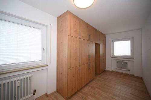 Ankleideschrank inklusive - 