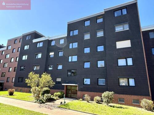 Eingangsansicht Gebäude - Wohnglück mit Westloggia - 198.000,00&nbsp;EUR Kaufpreis, ca.&nbsp; 79,20&nbsp;m&sup2;&nbsp;Wohnfl&auml;che