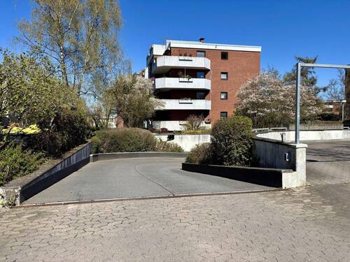 Zufahrt zur Tiefgaragenanlage - 
