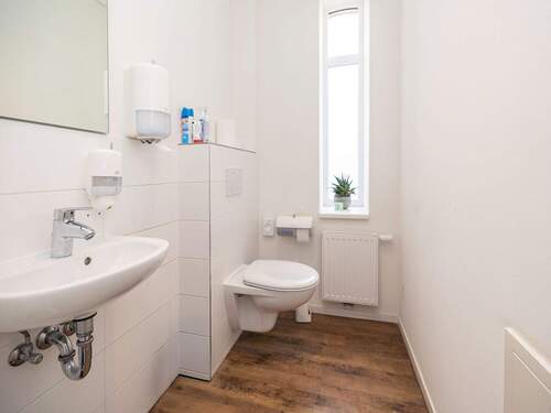 WC Damen EG - 