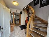 Flur Treppe zum OG - 