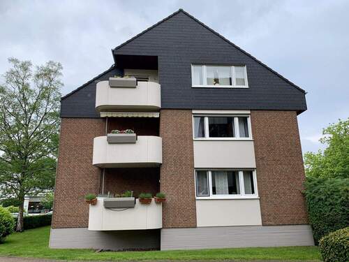 Hausansicht - Modernisierte Maisonette Wohnung inkl. TG-Stellplatz im Herzen von Leichlingen