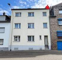 Bezugsfreies 3-Familienhaus, geeignet als Mehrgenerationenwohnen in zentraler Würselener-Wohnlage