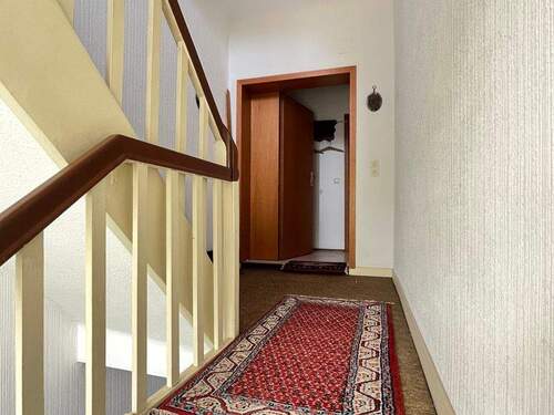 Treppenhaus - 6 Zimmer Einfamilienhaus zum Kaufen in Würselen