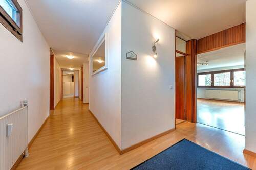 Eingangsbereich - 4 Zimmer Etagenwohnung zum Kaufen in Böblingen