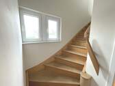 Treppe zur Dachgeschosswohnung - 