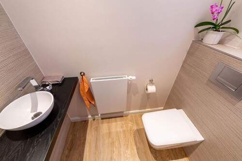 Gäste WC im OG - Einfamilienhaus mit 200,00 m&sup2; in Hamburg zum Kaufen