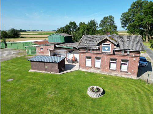 Aussenansicht - Lassen Sie sich inspirieren - 329.000,00 EUR Kaufpreis, ca.  180,00 m² Wohnfläche