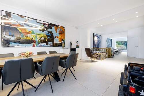 3 - 7 Zimmer Etagenwohnung in Düsseldorf